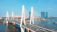 <b>终成大城：超十年斥巨</b>